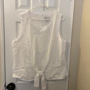 Liz Claiborne NWT white bow accent top